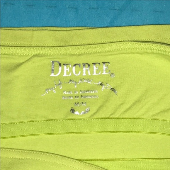 Tops NWT - Picture 4 of 8